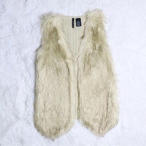 NEW DIRECTIONS Faux Fur Acrylic Sweater Vest